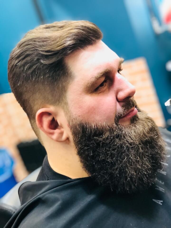 Barber club. Барбер стрижка бороды.